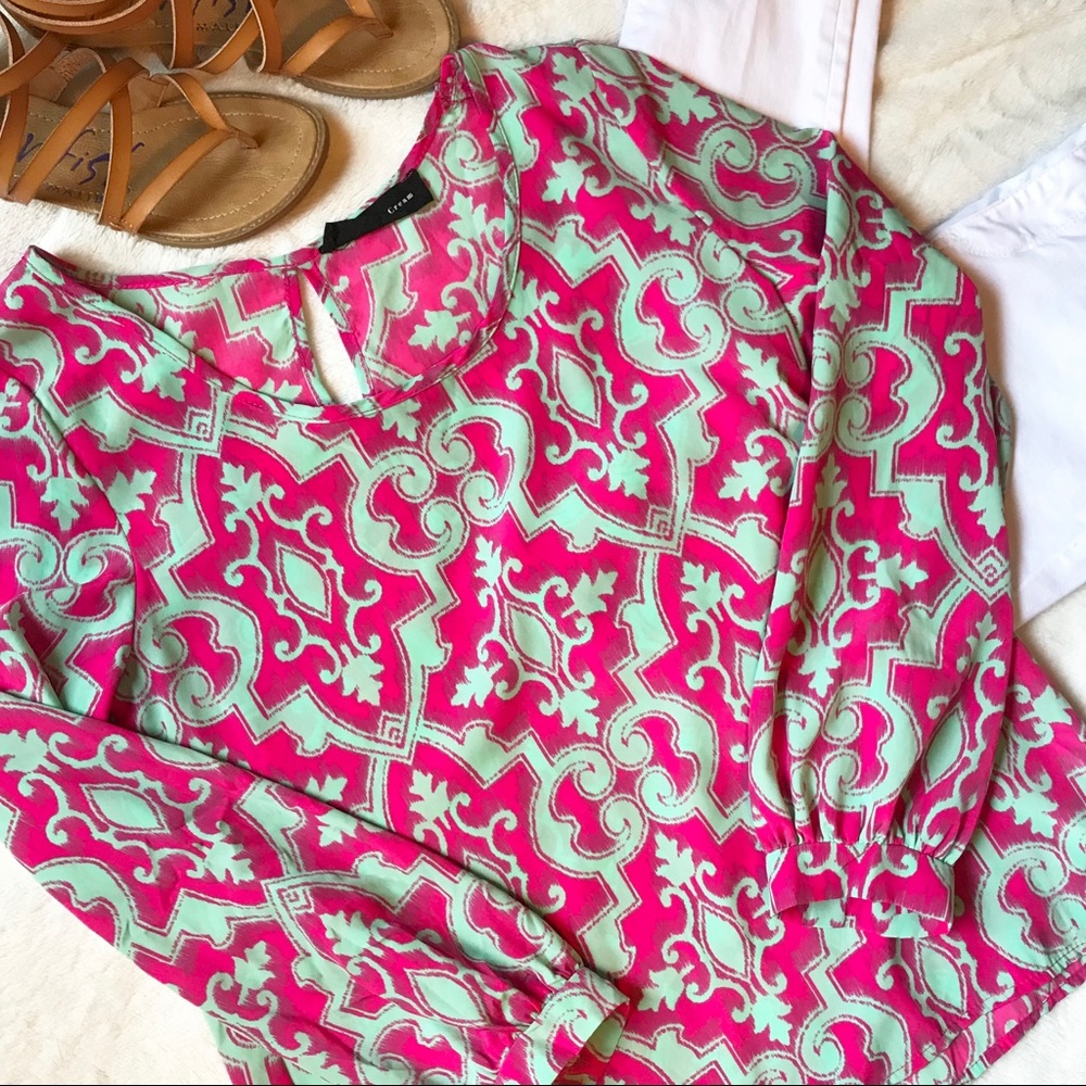 🖤 3 for $20 | Ikat print blouse